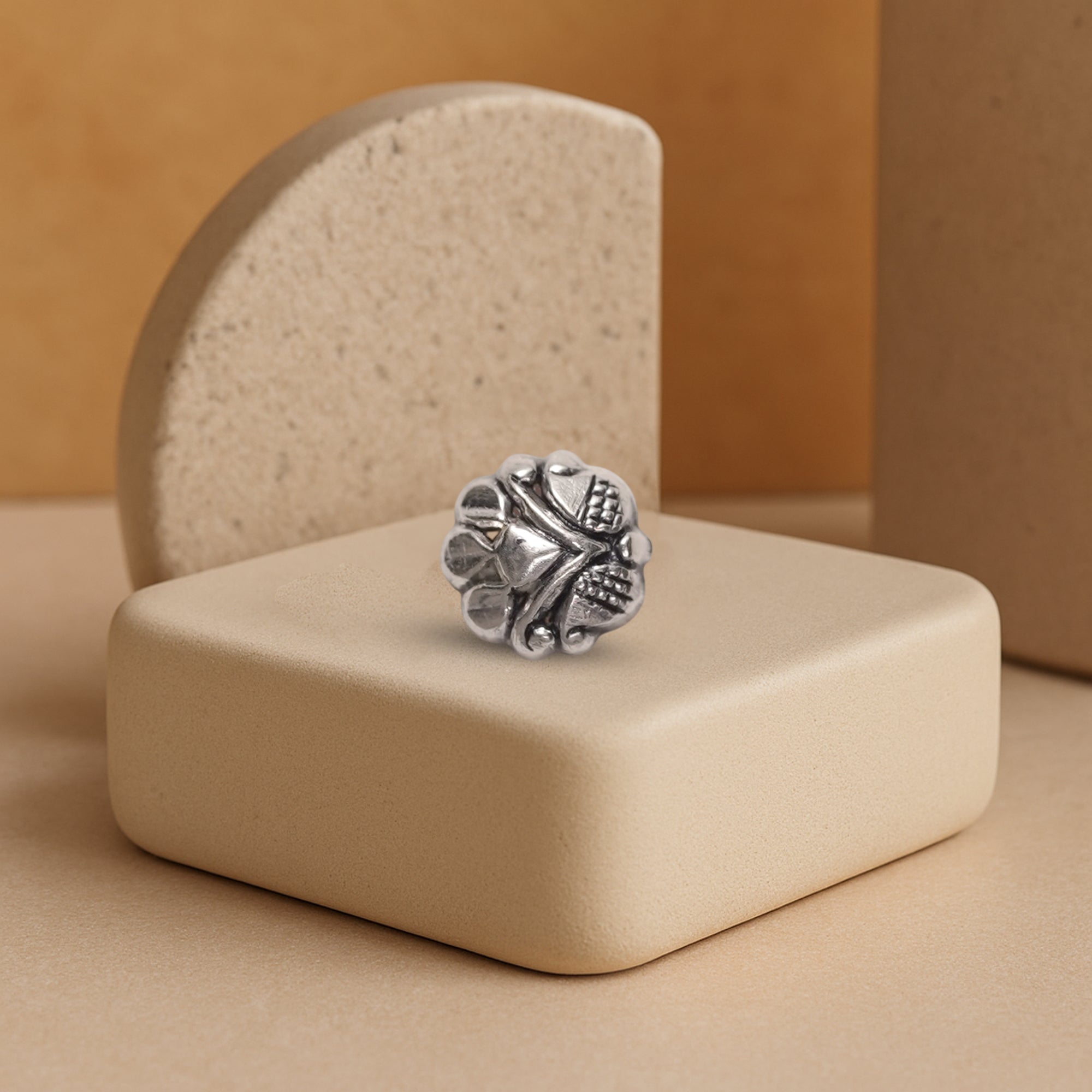 Oxidised Silver Nosepin with Vintage Floral Leaf Design