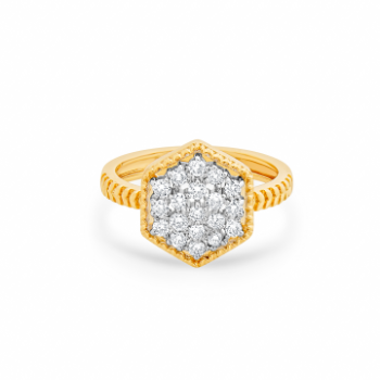 Gorgeous Diamond ring in 14K Yellow Gold