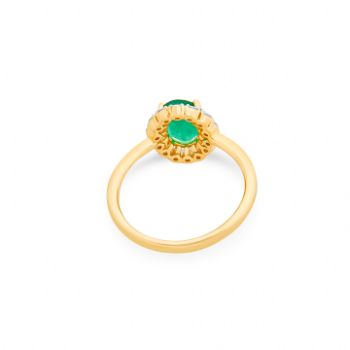 Green Emrald ring in yellow gold