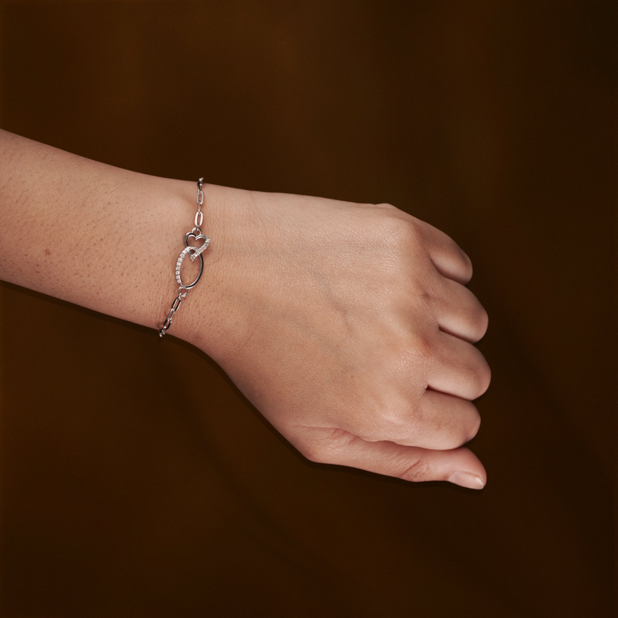 Geometric Silver Chain Bracelet with Textured Circle Accent