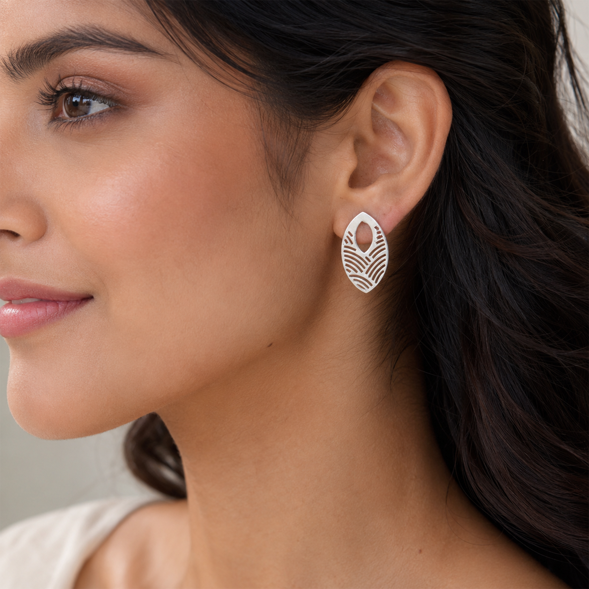 925 Sterling Silver Leaf Pattern Stud Earrings | Minimalist Openwork Oval Earrings | Contemporary Everyday Jewelry
