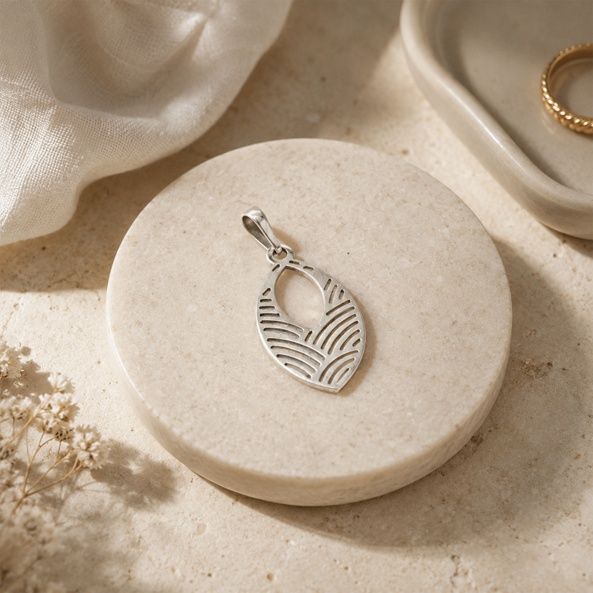 925 Sterling Silver Oval Cutwork Pendant Necklace | Minimalist Abstract Pattern Pendant | Elegant Everyday Jewelry