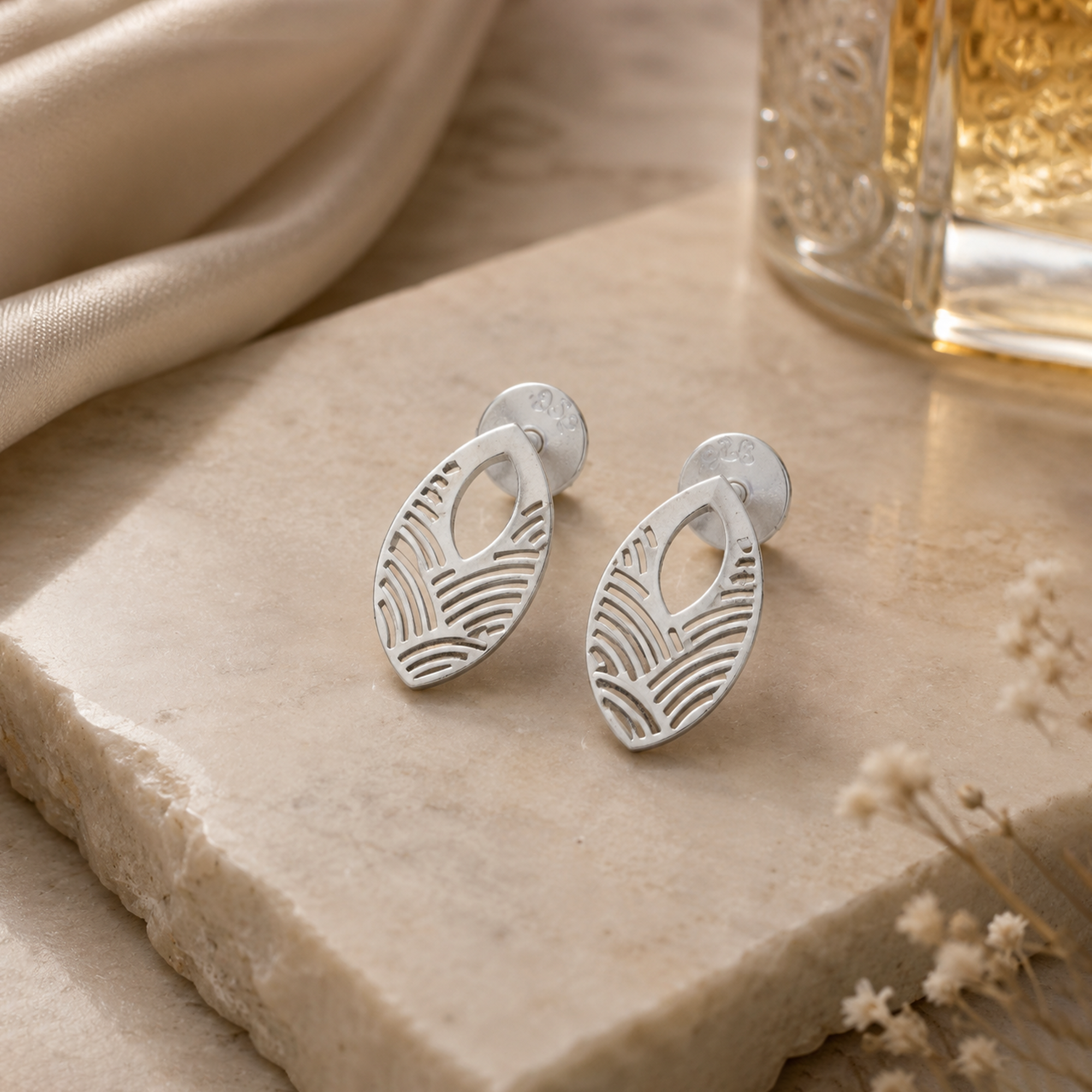 925 Sterling Silver Leaf Pattern Stud Earrings | Minimalist Openwork Oval Earrings | Contemporary Everyday Jewelry