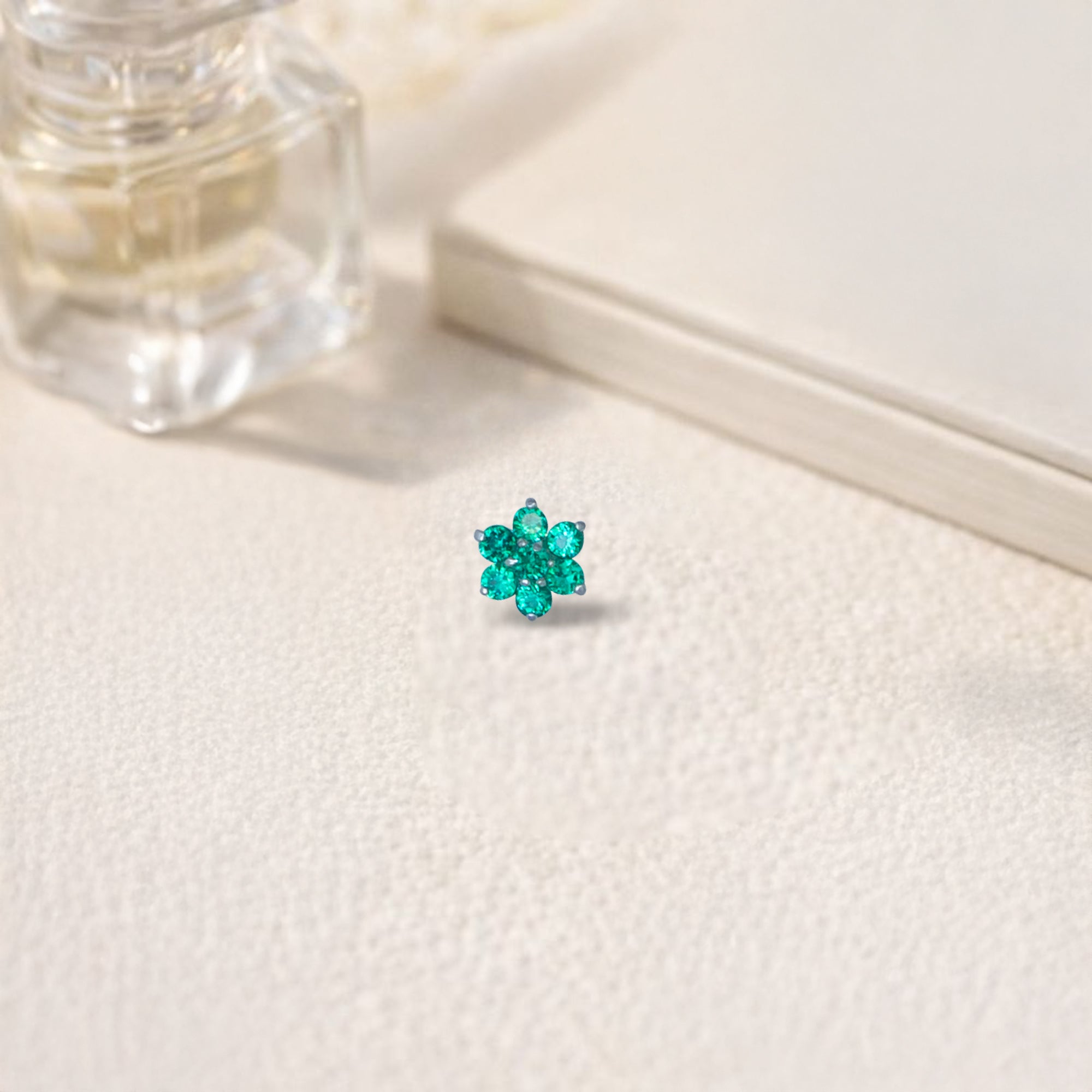 Elegant Emerald Green Floral Nose Pin in 925 Sterling Silver