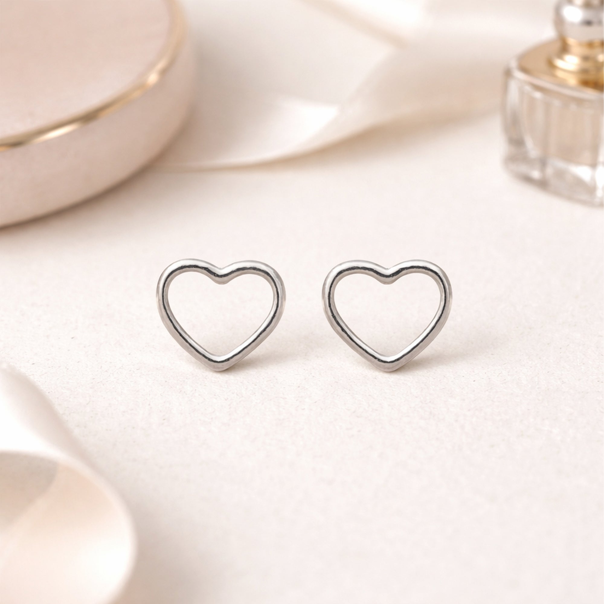 925 Sterling Silver Open Heart Stud Earrings