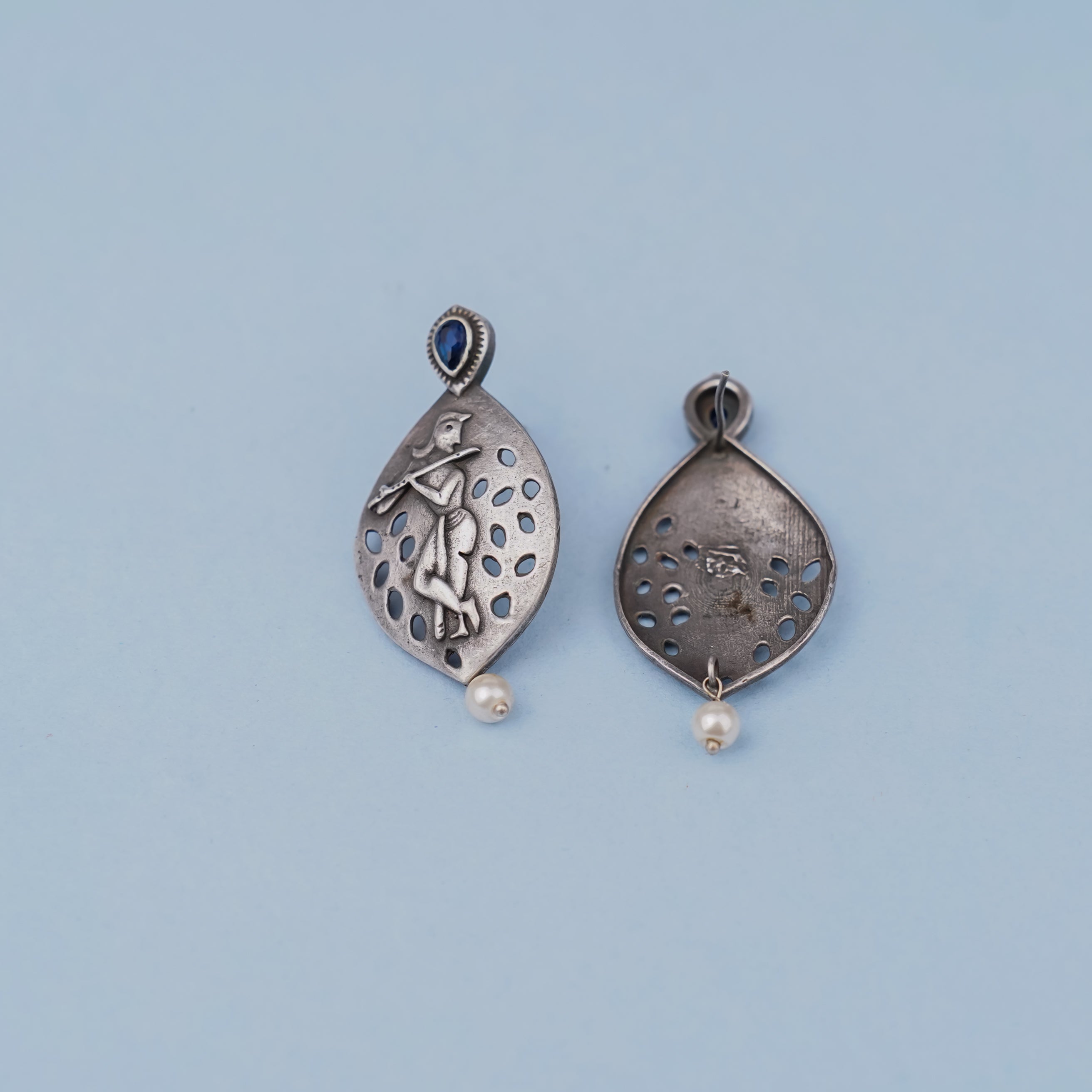 Kanha- Silver Brass Pearl dangler earrings(Blue)